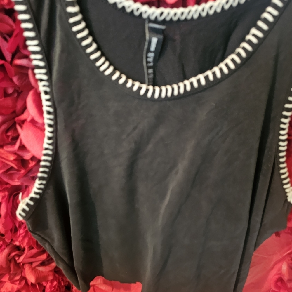 Design Lab Black Sleeveless Crop Top with White Trim Size Small